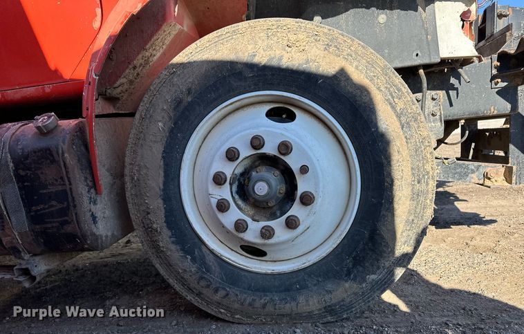 image for item ER8369 1997 International 4900 dump truck