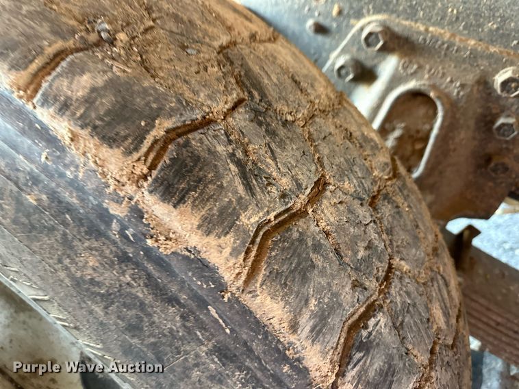 image for item ER8369 1997 International 4900 dump truck