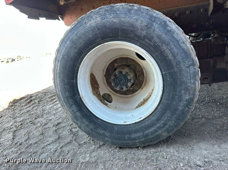 image for item ER8369 1997 International 4900 dump truck