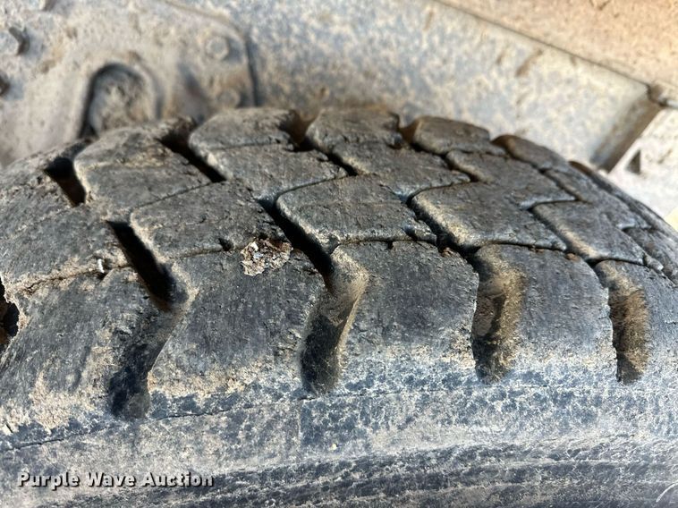 image for item ER8369 1997 International 4900 dump truck