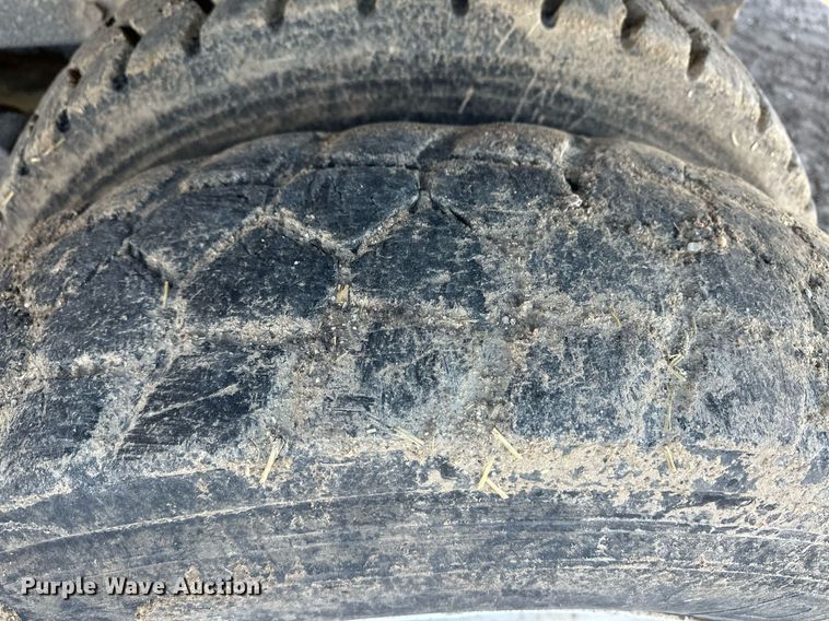 image for item ER8369 1997 International 4900 dump truck