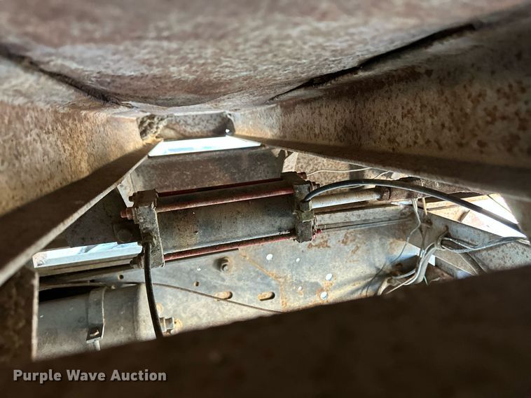 image for item ER8370 1994 Ford L7000 dump truck