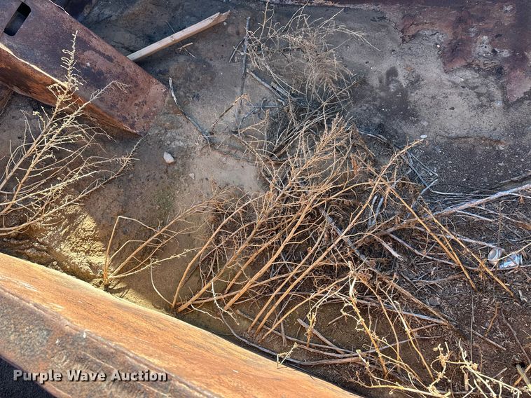 image for item ER8370 1994 Ford L7000 dump truck