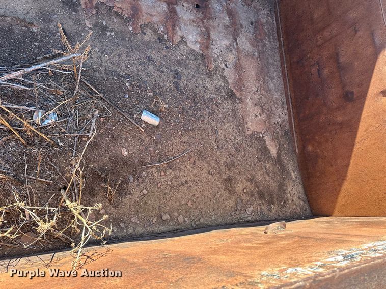 image for item ER8370 1994 Ford L7000 dump truck