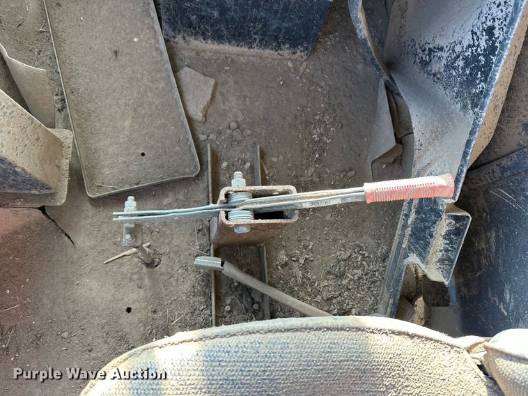 image for item ER8370 1994 Ford L7000 dump truck