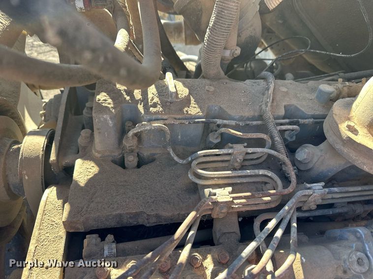 image for item ER8370 1994 Ford L7000 dump truck