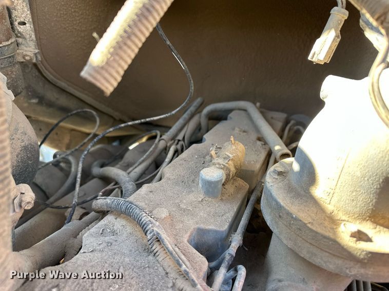 image for item ER8370 1994 Ford L7000 dump truck