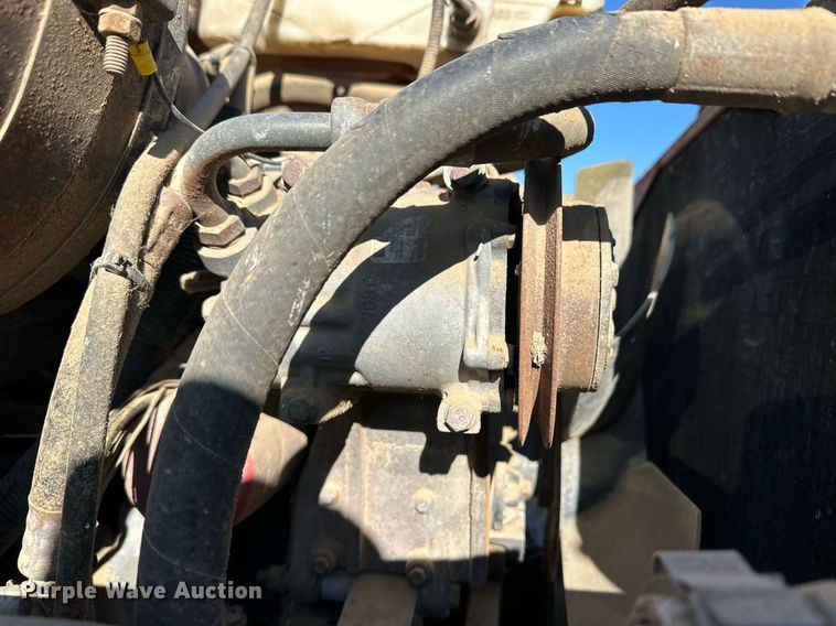 image for item ER8370 1994 Ford L7000 dump truck