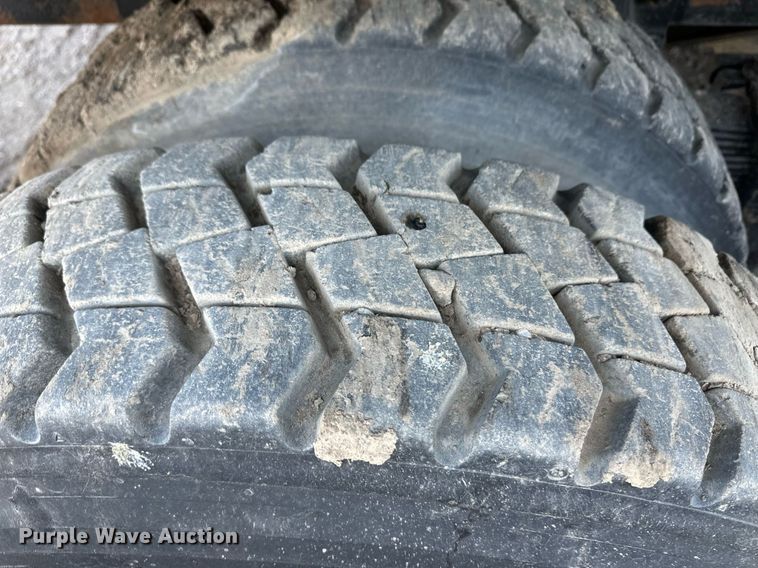 image for item ER8370 1994 Ford L7000 dump truck