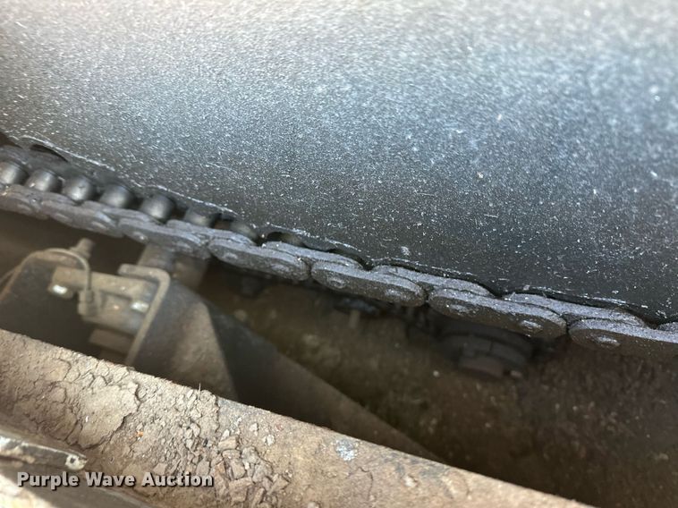 image for item ER8371 2015 International  7400 feed mixer truck