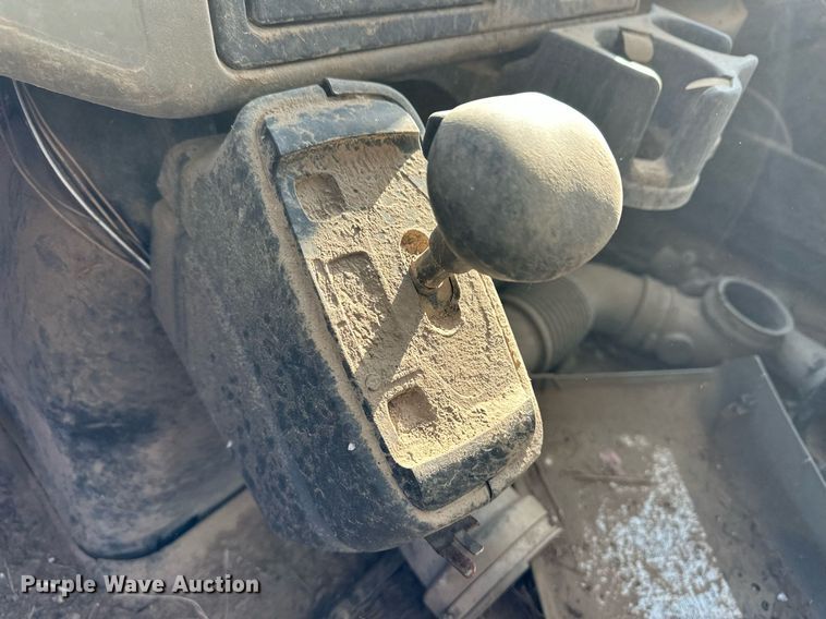 image for item ER8371 2015 International  7400 feed mixer truck