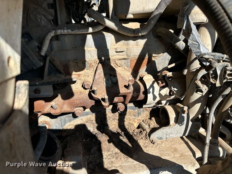 image for item ER8371 2015 International  7400 feed mixer truck