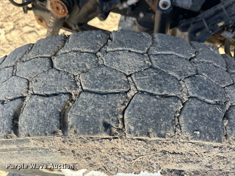 image for item ER8371 2015 International  7400 feed mixer truck