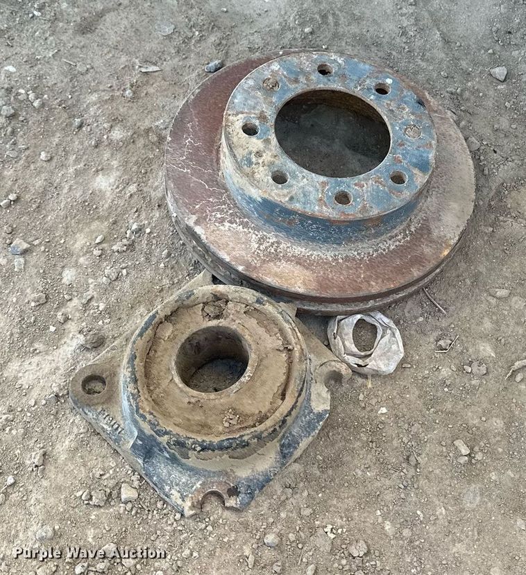 image for item ER8371 2015 International  7400 feed mixer truck