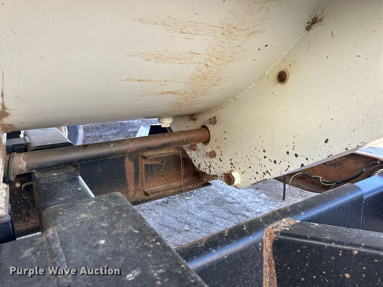 image for item ER8372 2015 International  7400 feed mixer truck