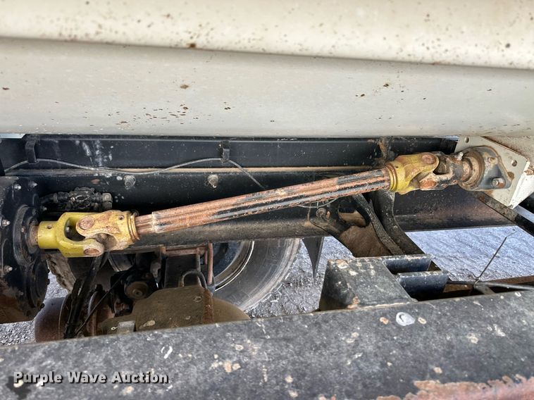 image for item ER8372 2015 International  7400 feed mixer truck