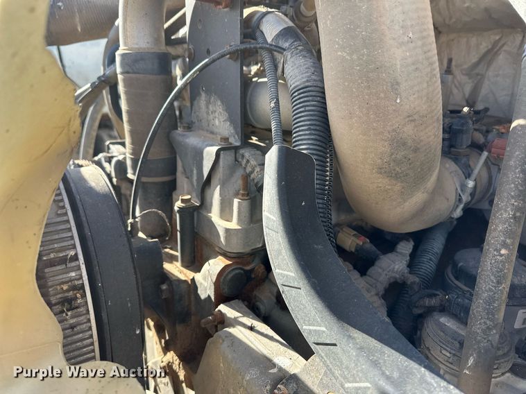 image for item ER8372 2015 International  7400 feed mixer truck