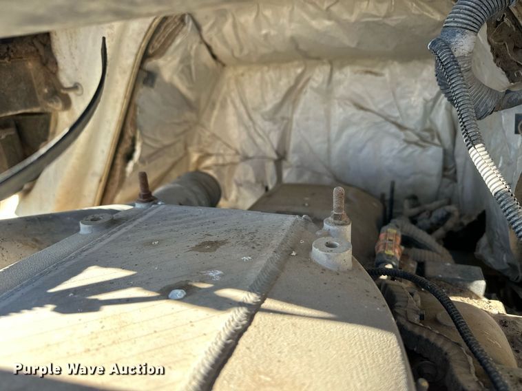 image for item ER8372 2015 International  7400 feed mixer truck