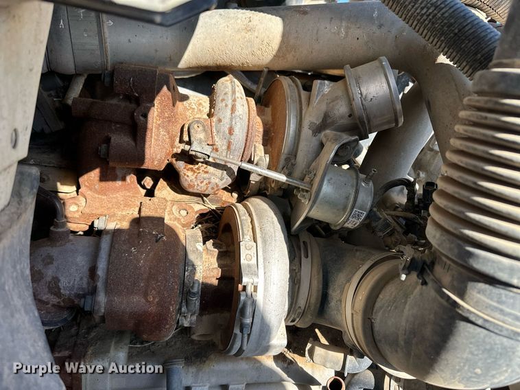 image for item ER8372 2015 International  7400 feed mixer truck