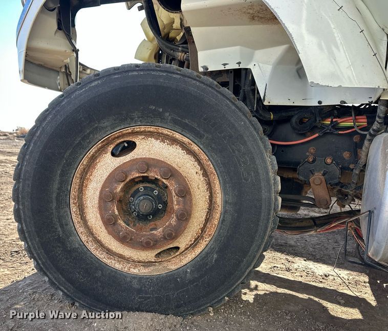 image for item ER8372 2015 International  7400 feed mixer truck