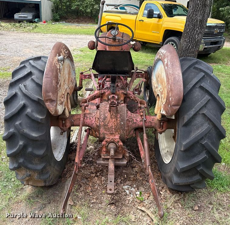 image for item HI9285 Ford tractor