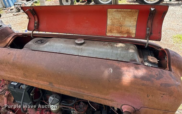 image for item HI9285 Ford tractor