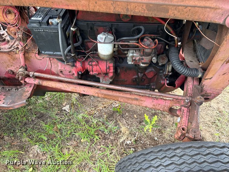 image for item HI9285 Ford tractor
