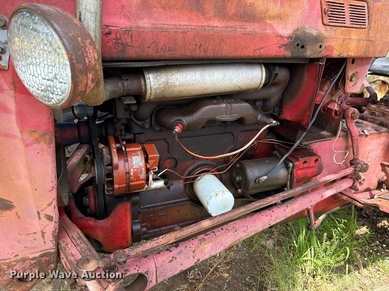 image for item HI9285 Ford tractor