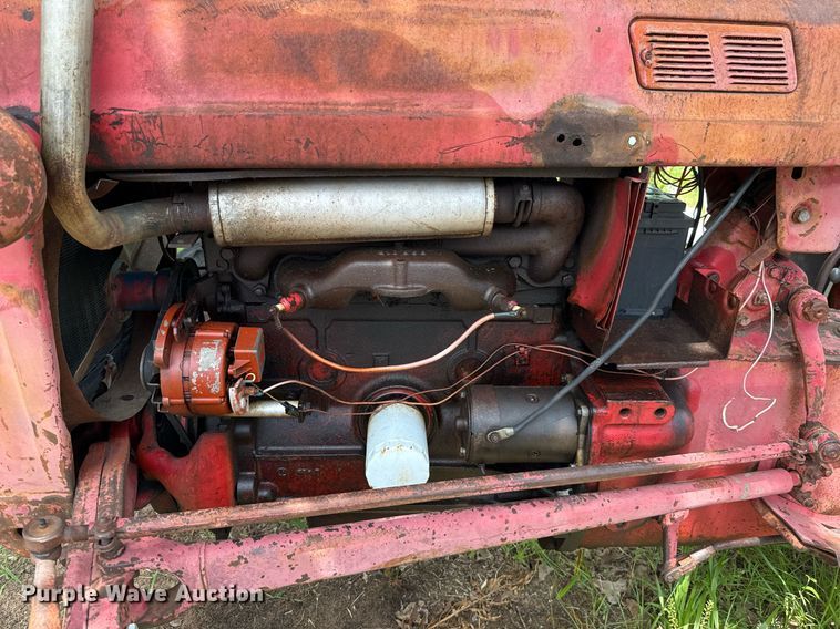 image for item HI9285 Ford tractor