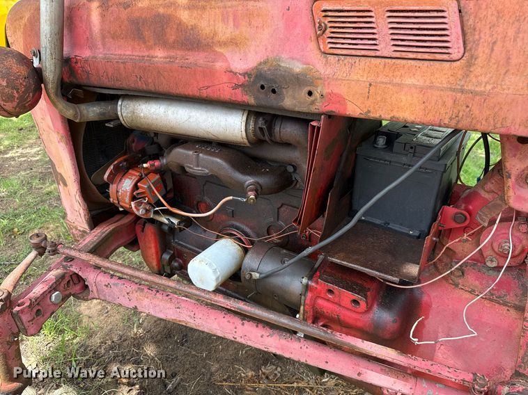 image for item HI9285 Ford tractor