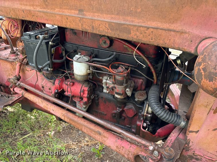 image for item HI9285 Ford tractor
