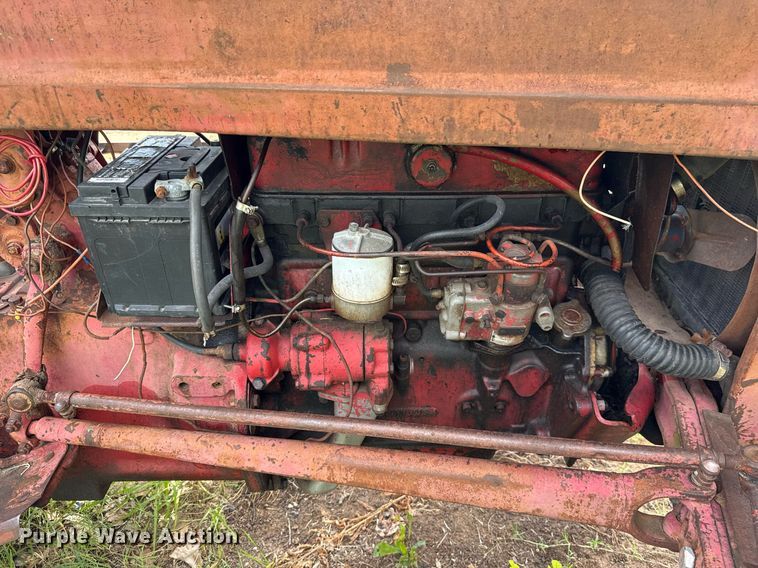 image for item HI9285 Ford tractor