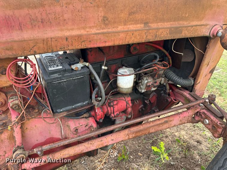 image for item HI9285 Ford tractor