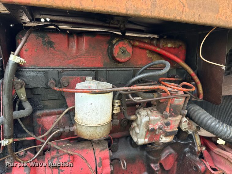 image for item HI9285 Ford tractor