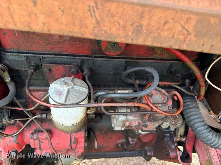 image for item HI9285 Ford tractor