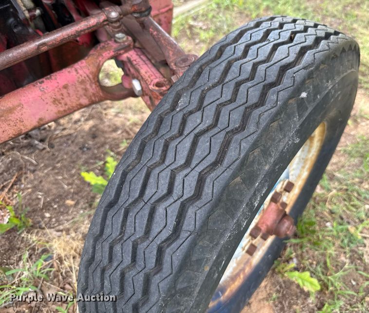 image for item HI9285 Ford tractor