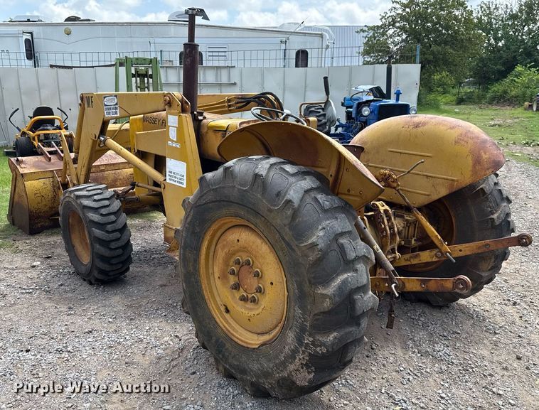 image for item HI9286 1983 Massey Ferguson 30E tractor