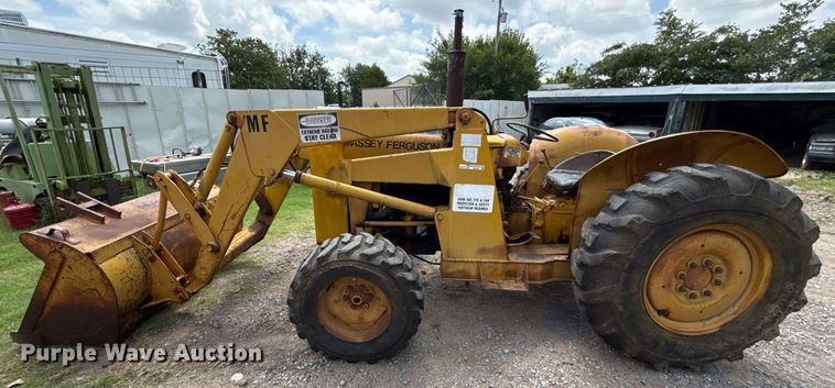 image for item HI9286 1983 Massey Ferguson 30E tractor