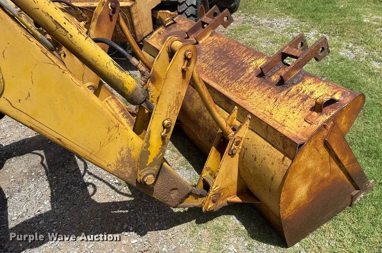 image for item HI9286 1983 Massey Ferguson 30E tractor