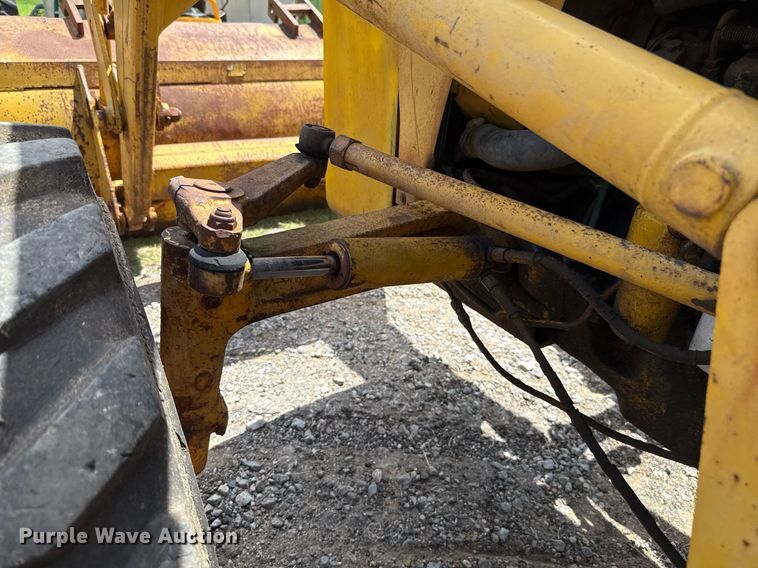 image for item HI9286 1983 Massey Ferguson 30E tractor