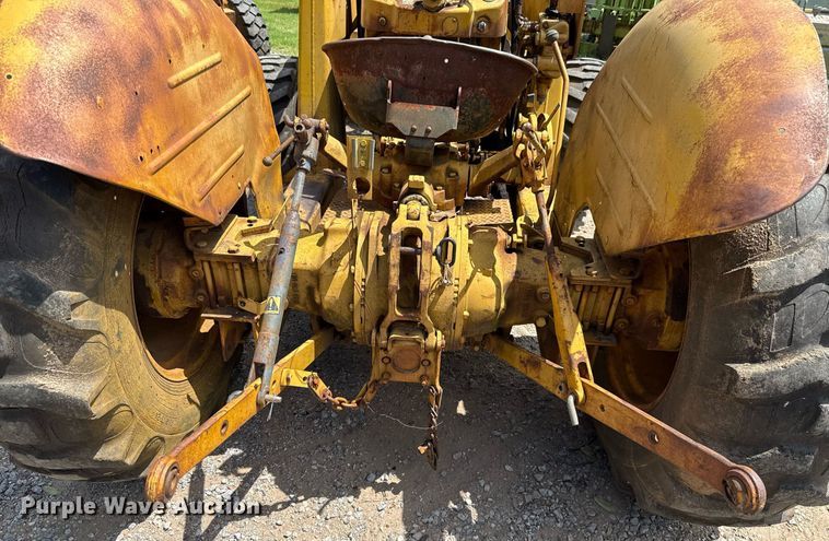 image for item HI9286 1983 Massey Ferguson 30E tractor