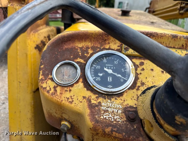 image for item HI9286 1983 Massey Ferguson 30E tractor