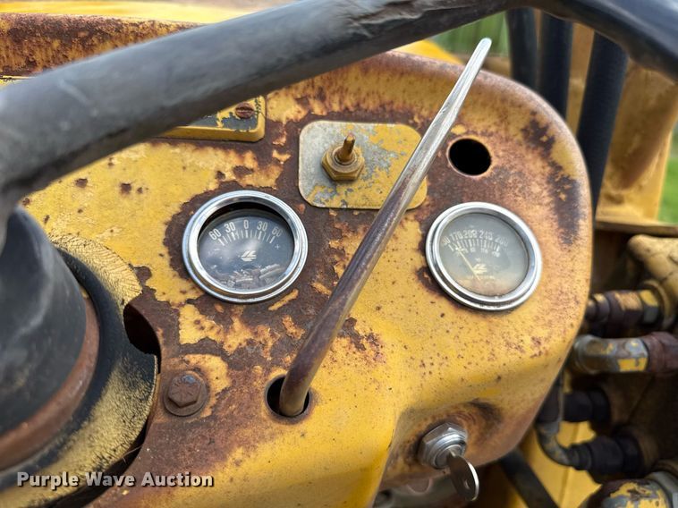image for item HI9286 1983 Massey Ferguson 30E tractor