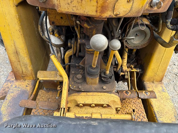 image for item HI9286 1983 Massey Ferguson 30E tractor