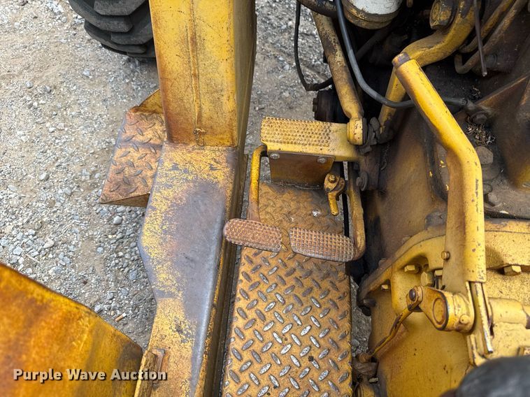 image for item HI9286 1983 Massey Ferguson 30E tractor