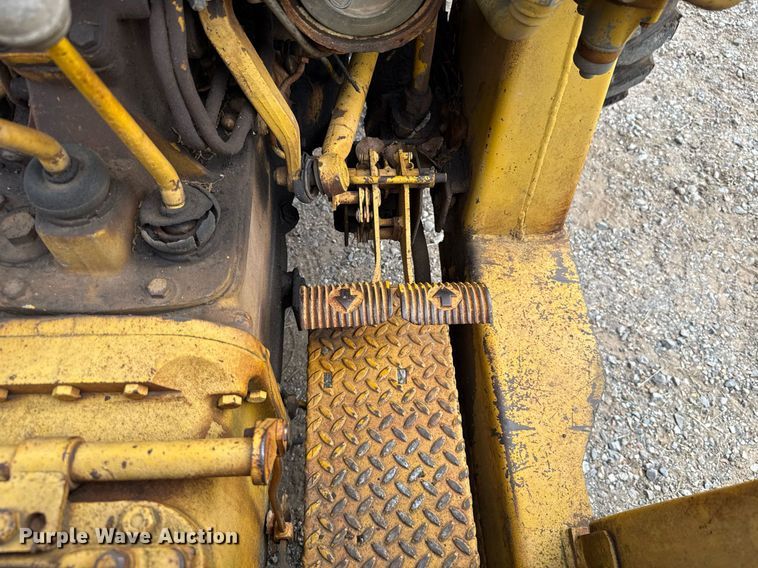 image for item HI9286 1983 Massey Ferguson 30E tractor