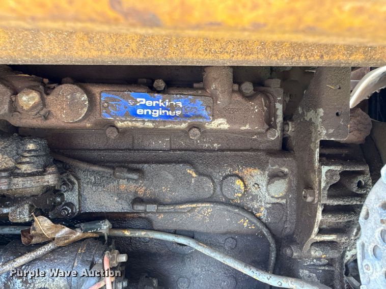 image for item HI9286 1983 Massey Ferguson 30E tractor