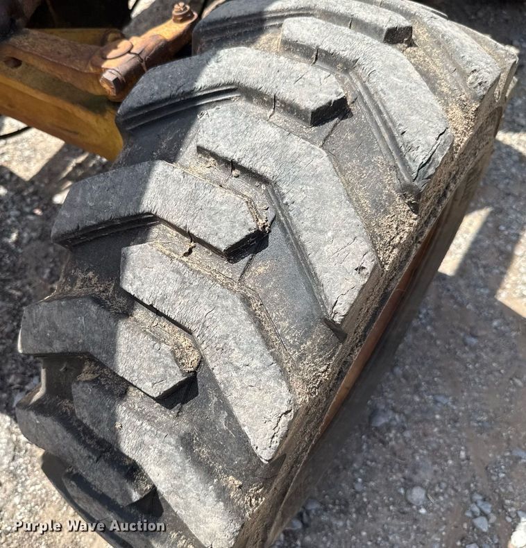 image for item HI9286 1983 Massey Ferguson 30E tractor