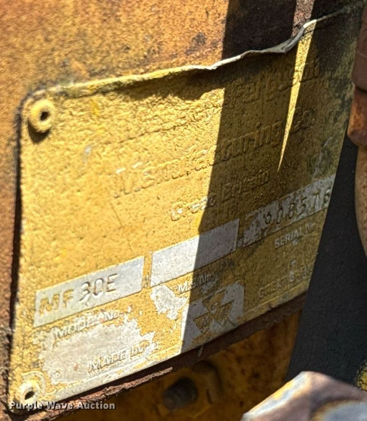 image for item HI9286 1983 Massey Ferguson 30E tractor