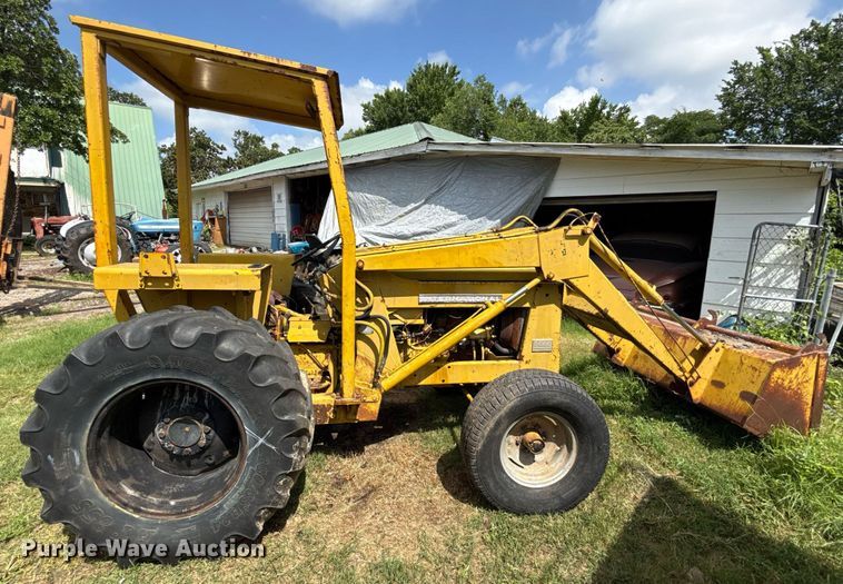 image for item HI9288 International 3444 tractor
